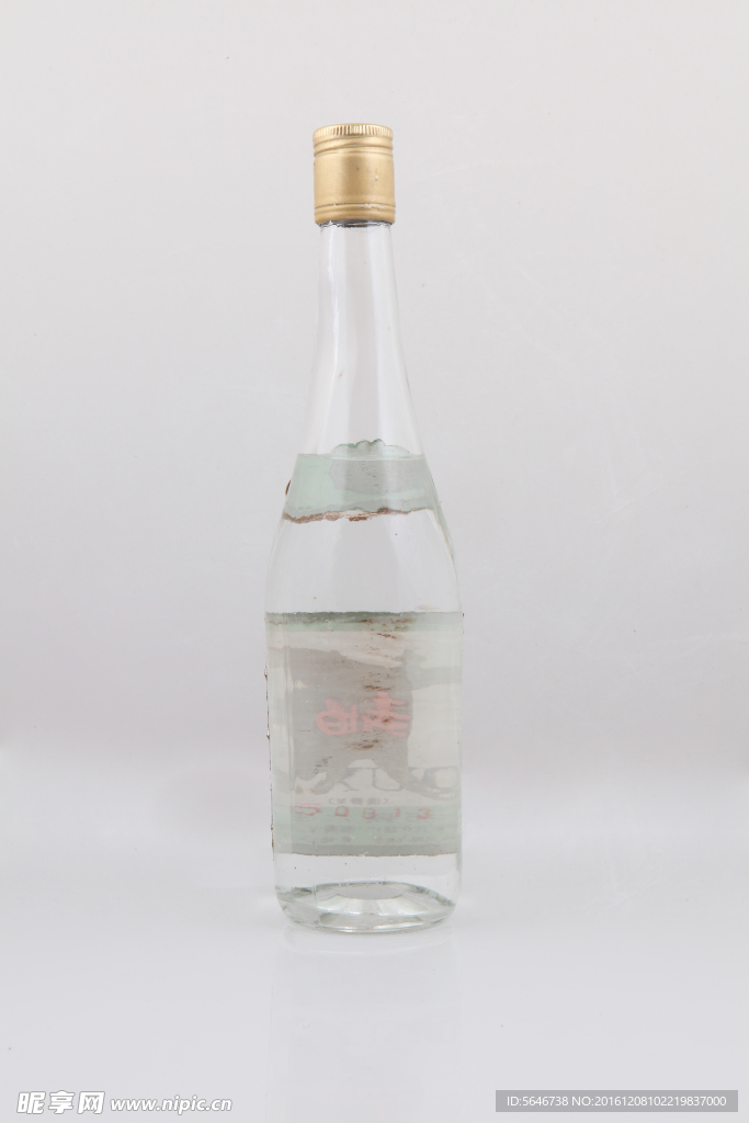 六麯香酒瓶