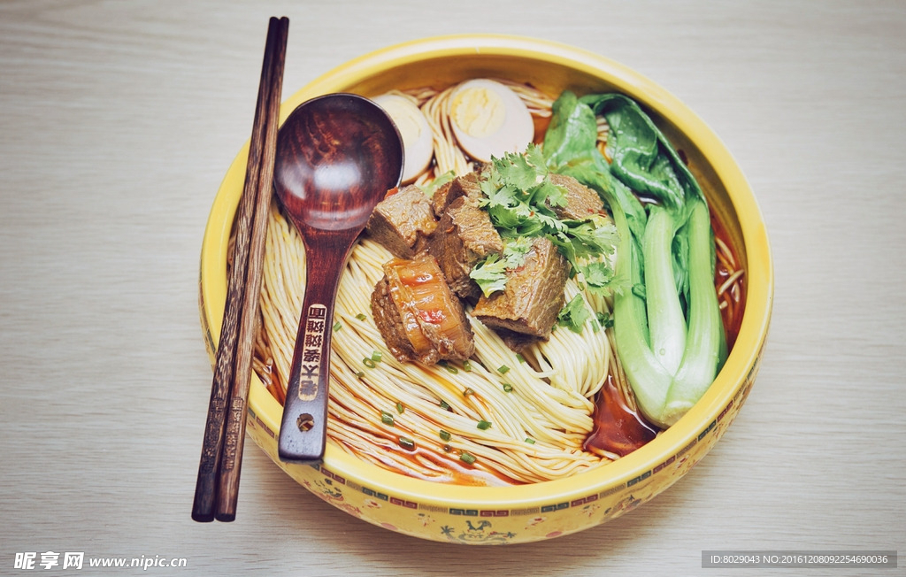 霸道牛肉面