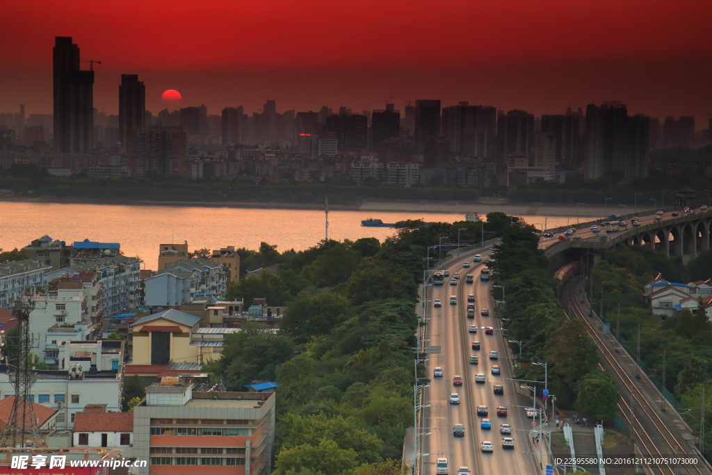 黄鹤楼上看夕阳