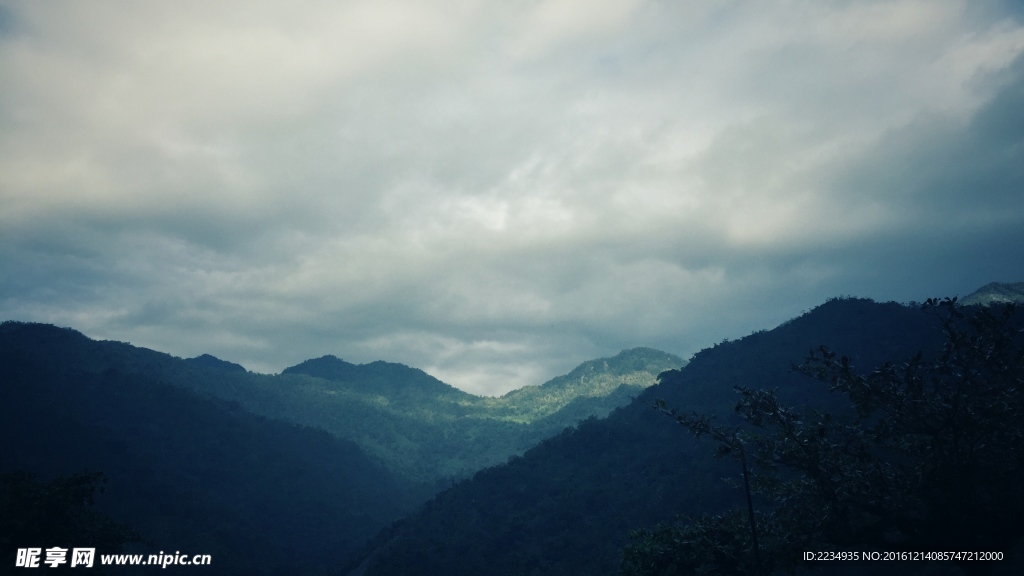 青山