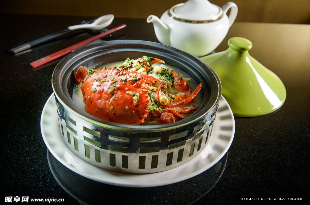 水煮大闸蟹摄影图片