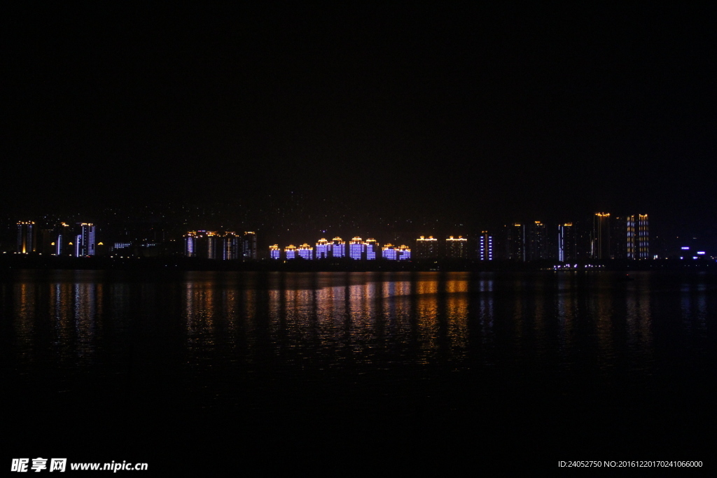 云阳场景夜景倒影城市灯光素材