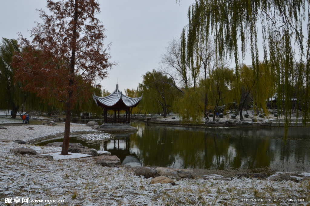 初雪陶然亭