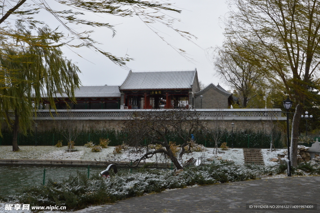 初雪陶然亭