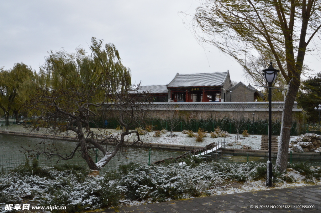 初雪陶然亭