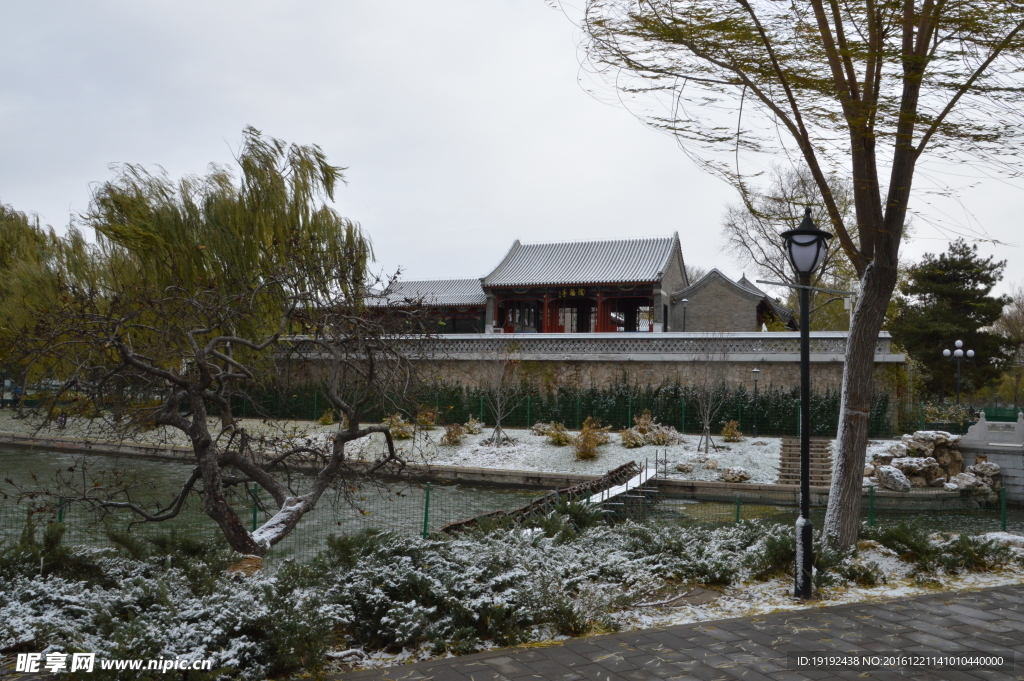 初雪陶然亭