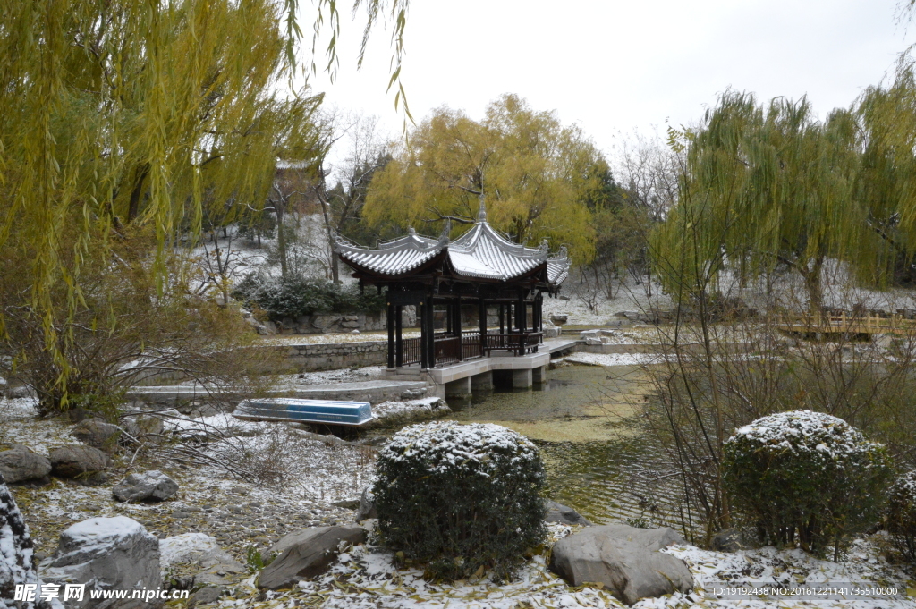 初雪陶然亭