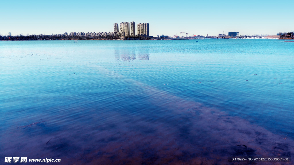 湖与建筑