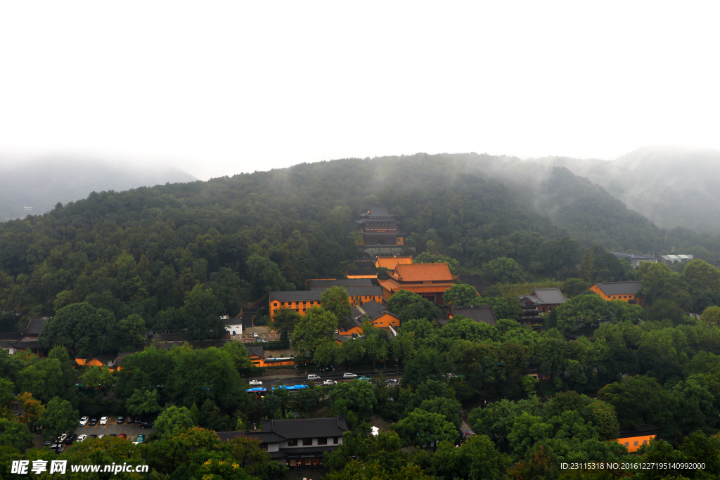 远眺净慈寺