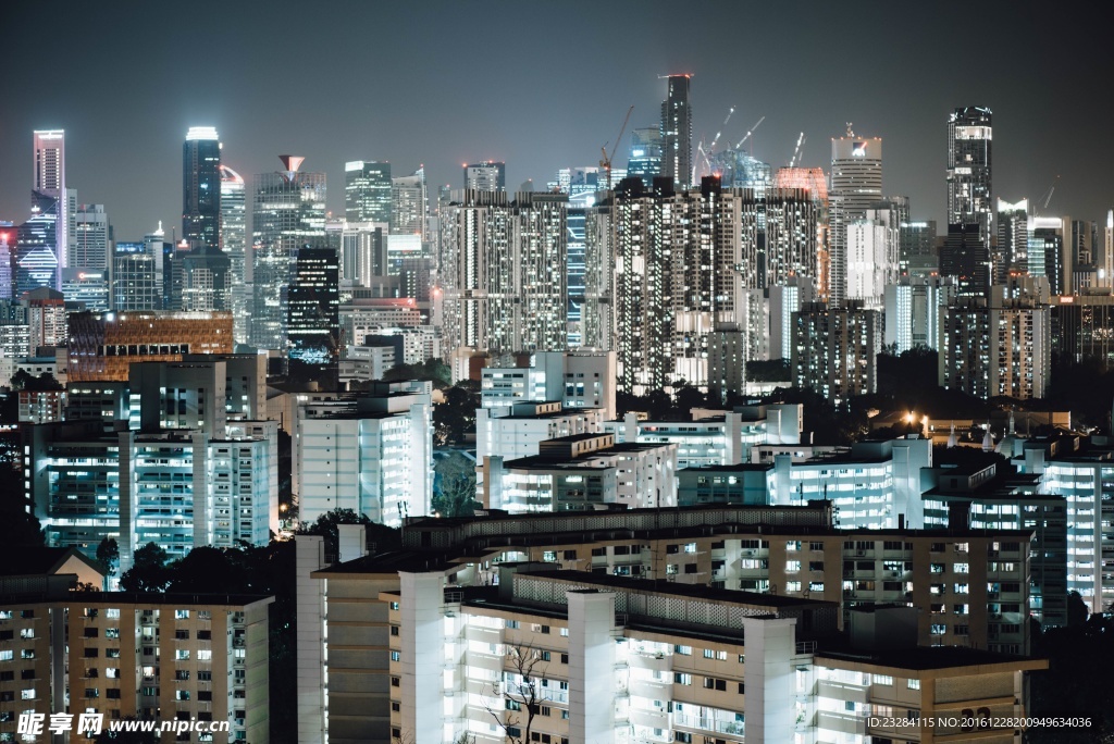 城市建筑夜景 市中心