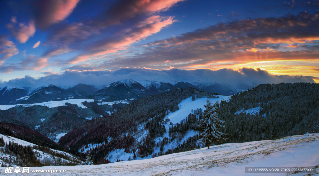 高清雪山风景图片素材下载