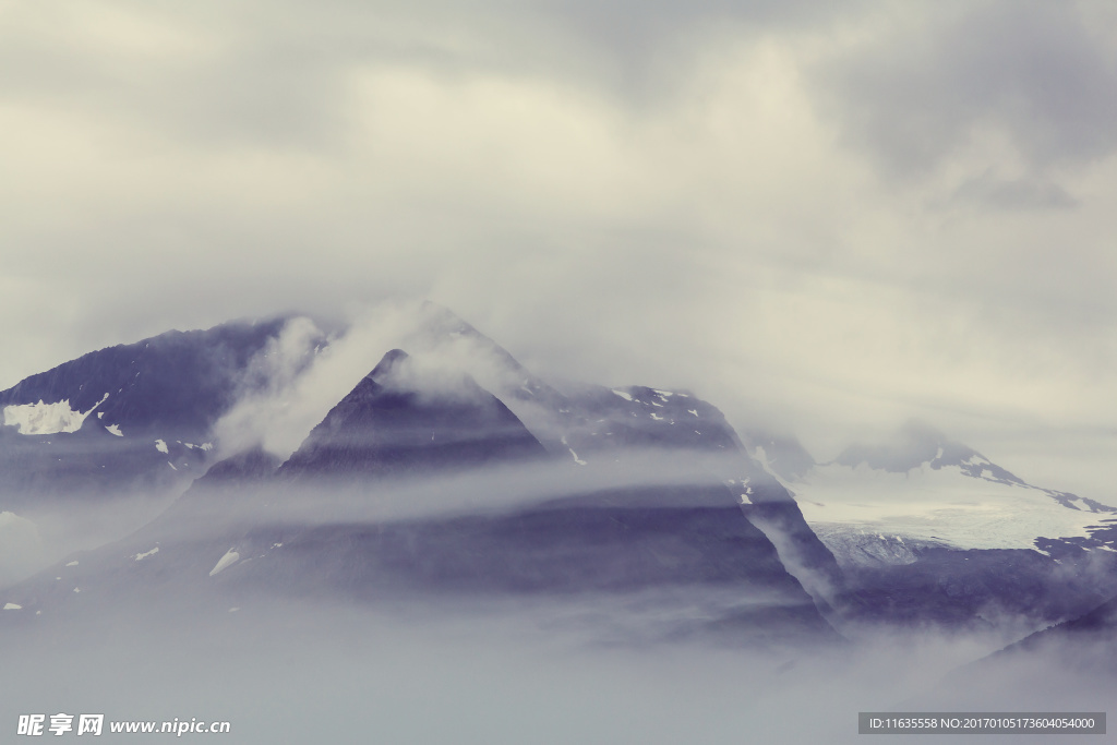 高清雪山风景图片素材下载