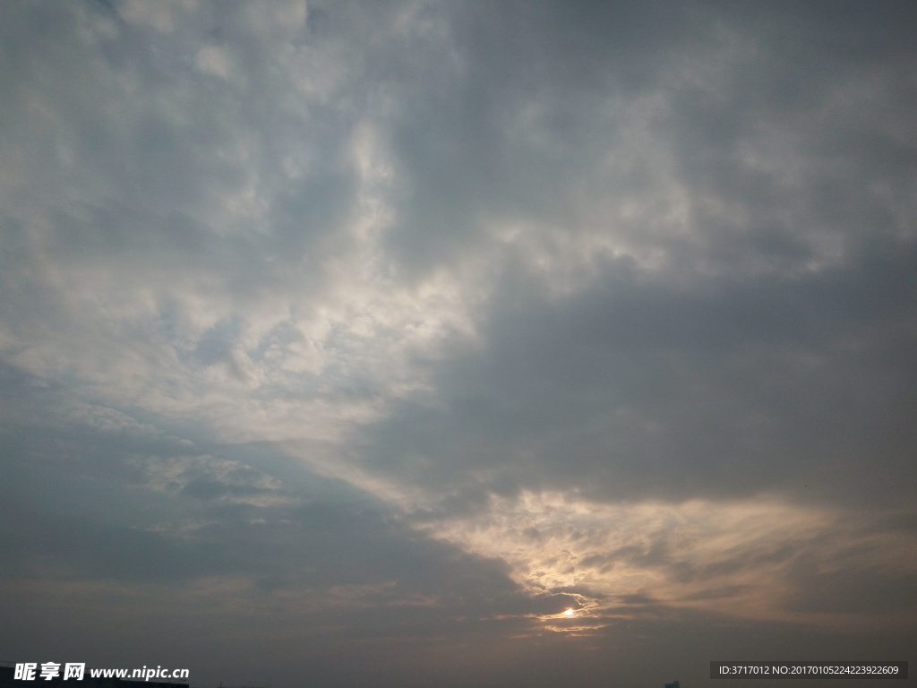 晚霧的天空
