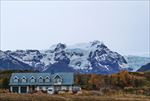 大雪山前的小房子