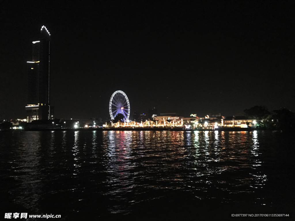 湄南河夜景