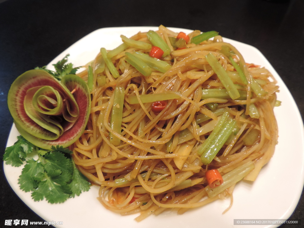 毛芹炒土豆