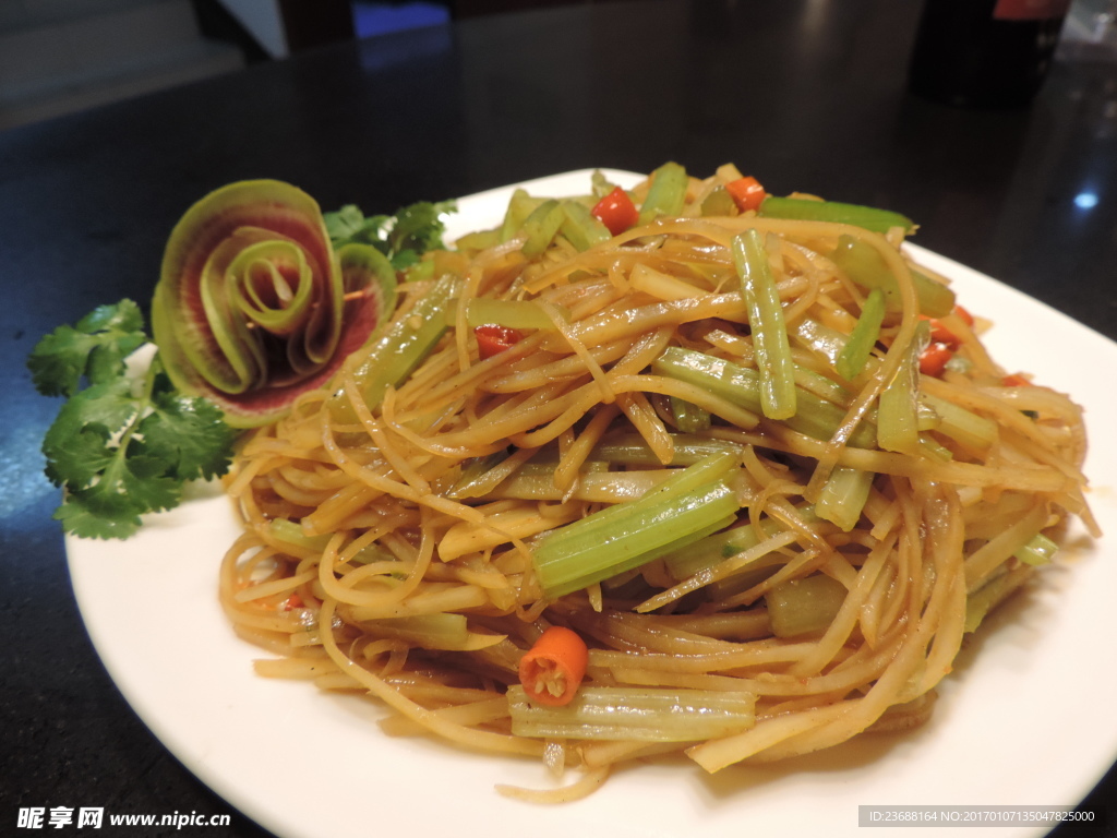 毛芹土豆丝