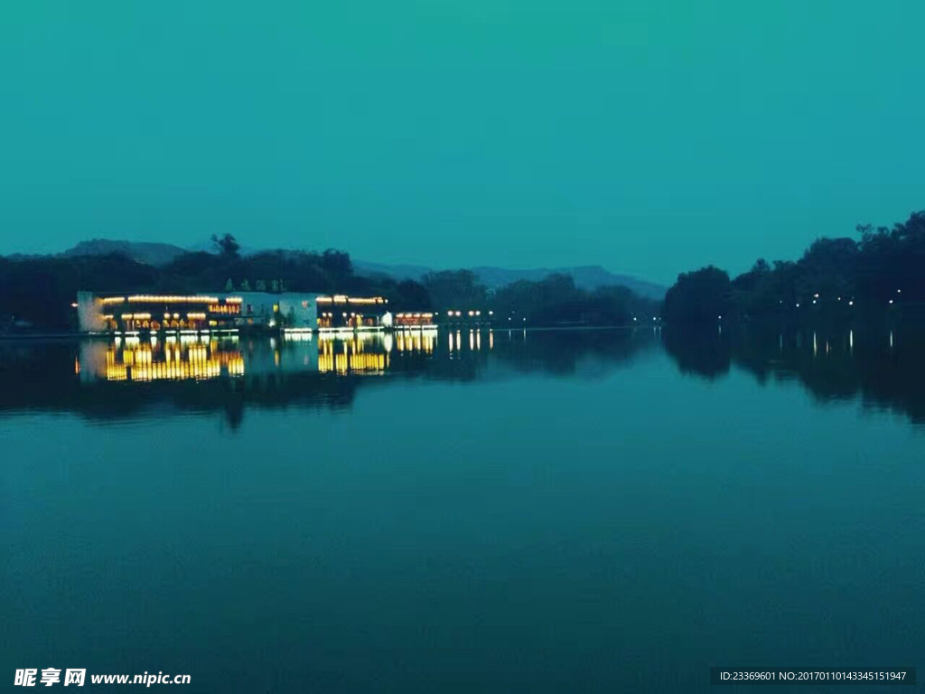 麓湖公园美景