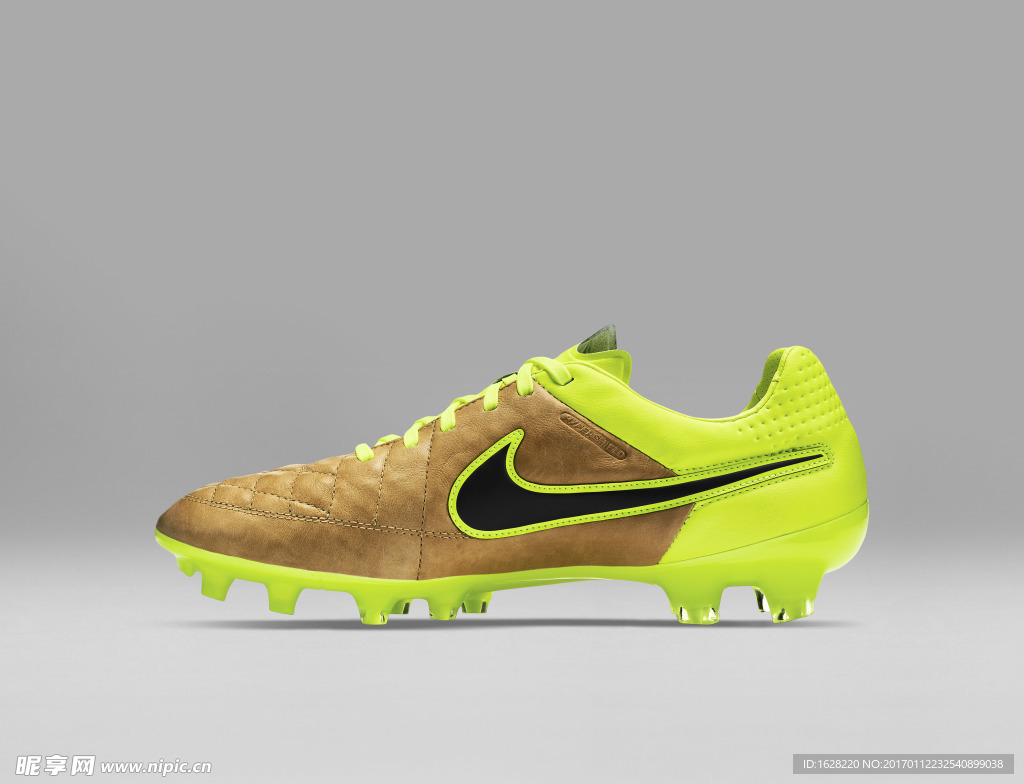 NIKE顶级足球鞋宣传广告