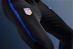 NIKE国家队足球队服宣传广告