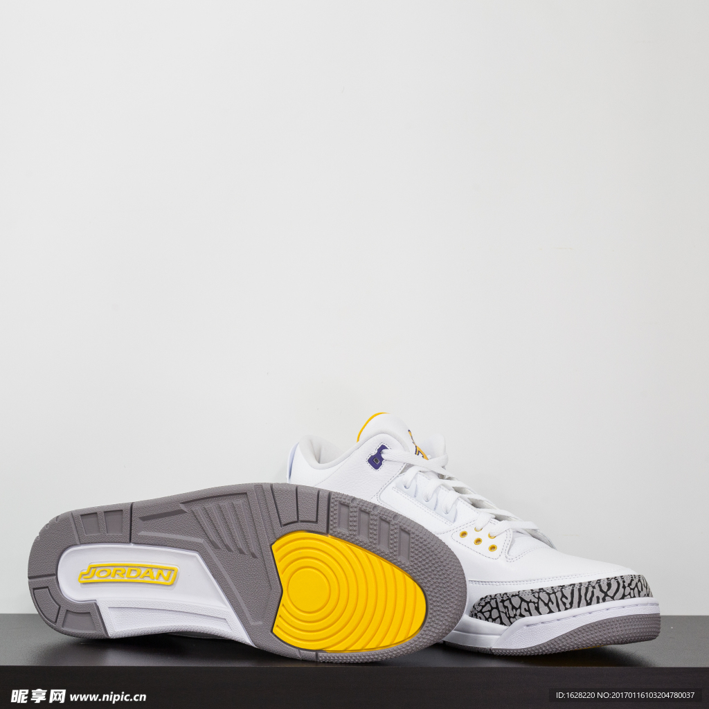 NIKE休闲运动鞋宣传广告