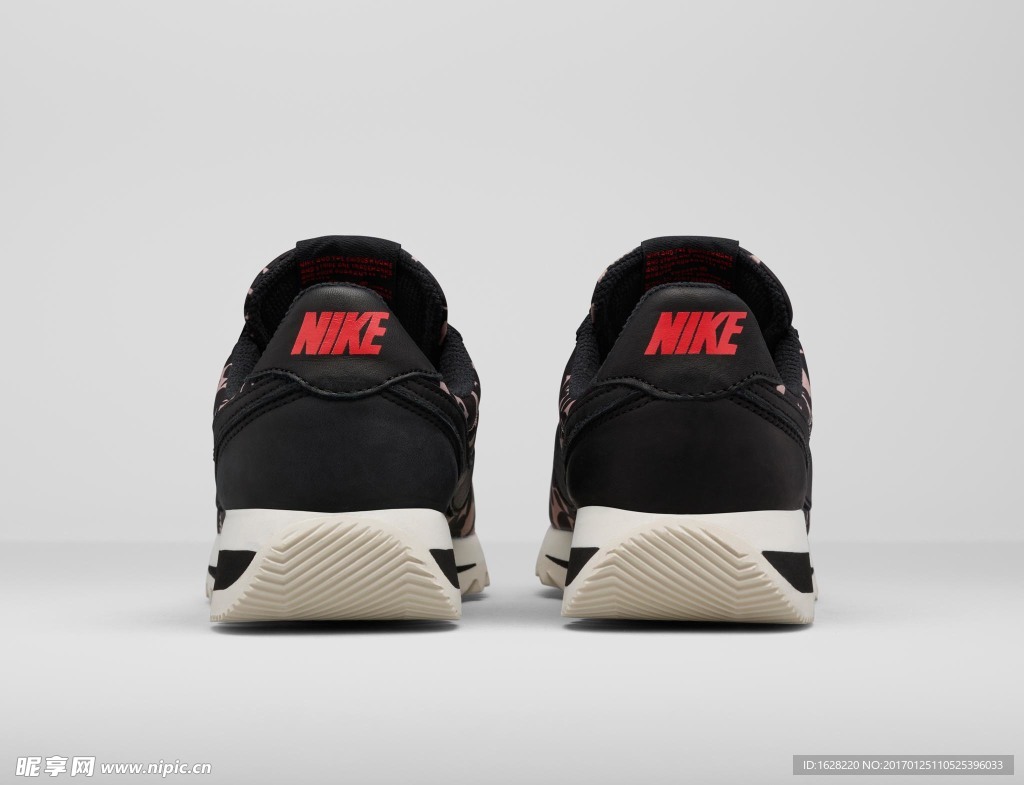 NIKE休闲运动鞋宣传广告