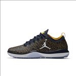 NIKE休闲运动鞋宣传广告
