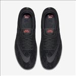 NIKE休闲运动鞋宣传广告
