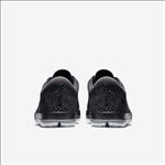 NIKE休闲运动鞋宣传广告