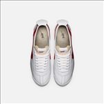 NIKE休闲运动鞋宣传广告
