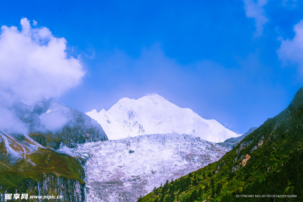 贡嘎雪山