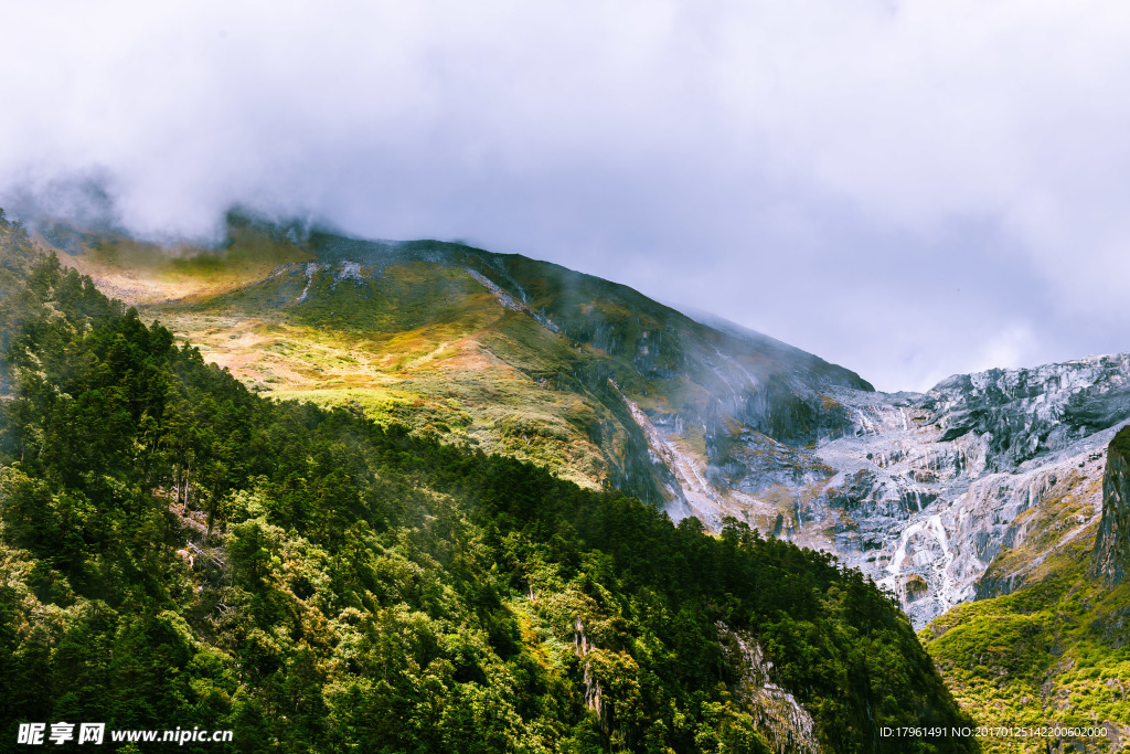 贡嘎雪山
