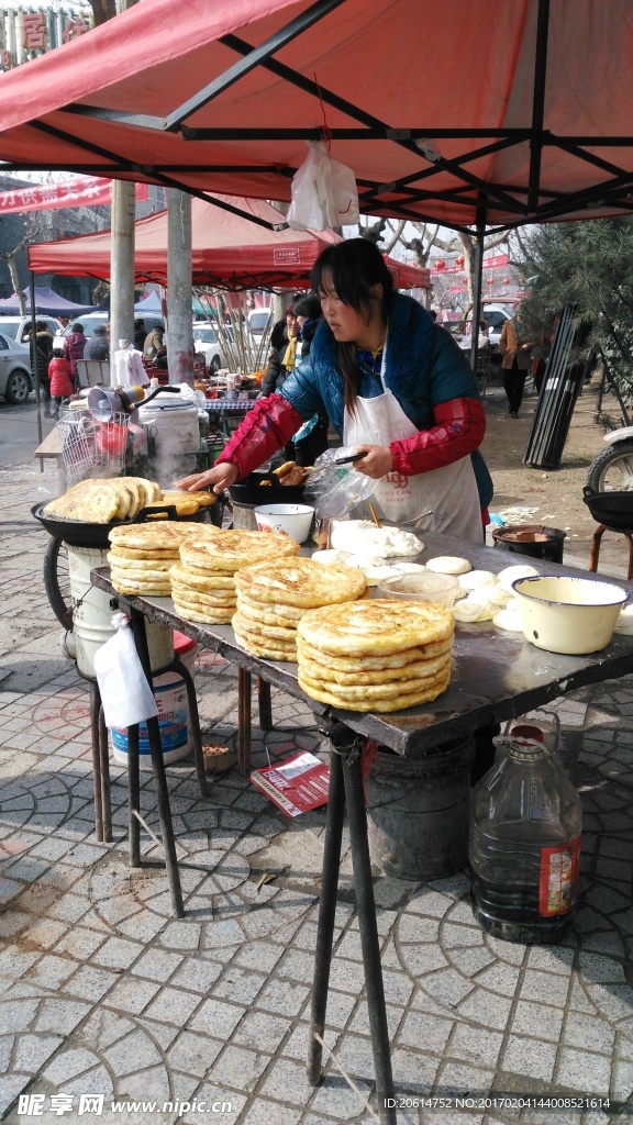 街边摆摊的小吃店