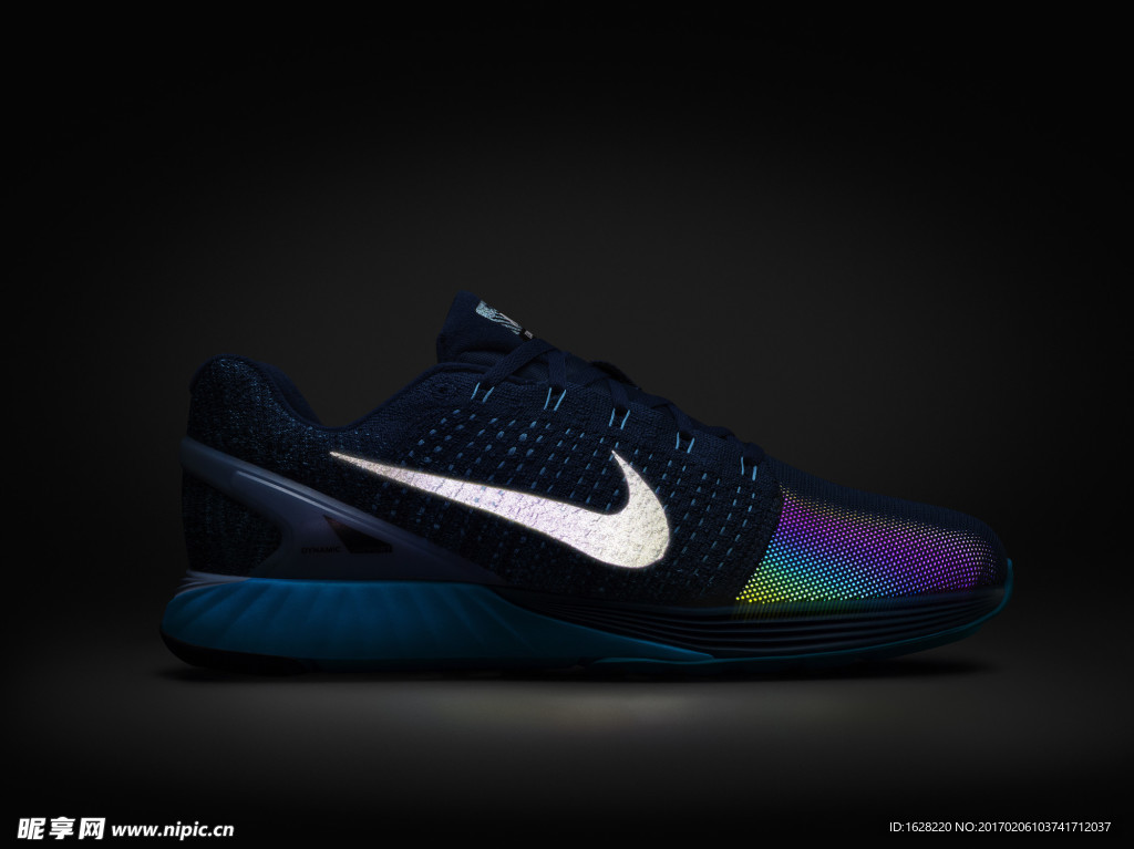 NIKE休闲运动鞋宣传广告