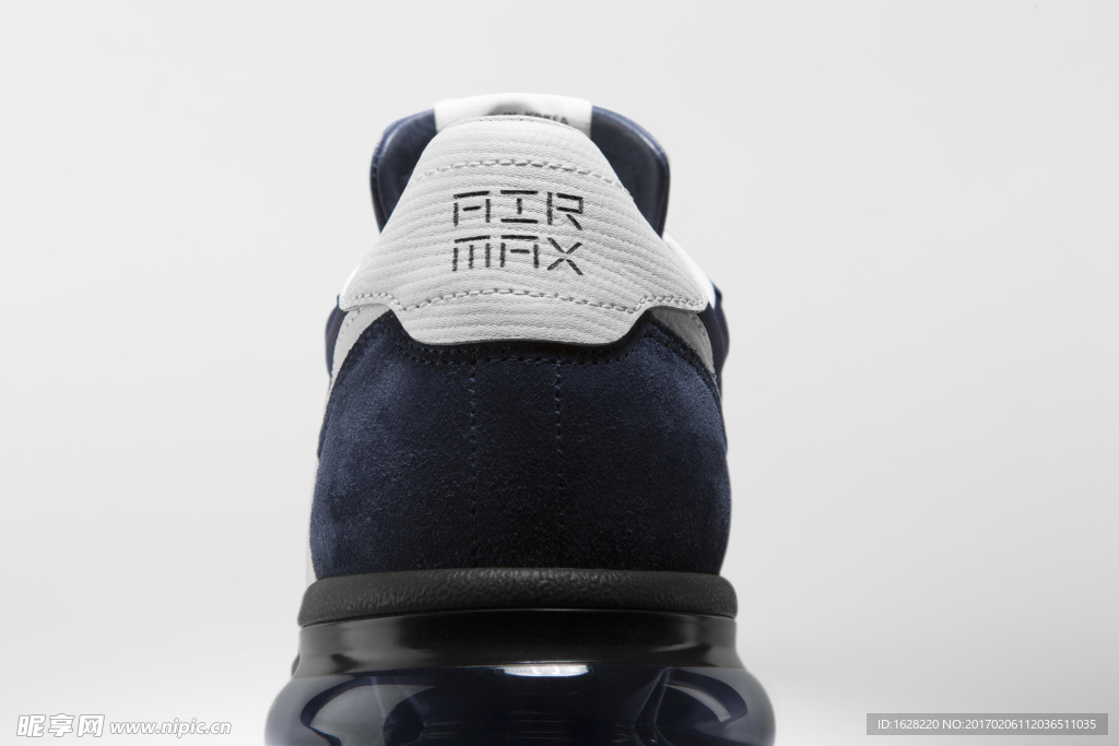 NIKE休闲运动鞋宣传广告