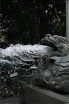 喷水石像