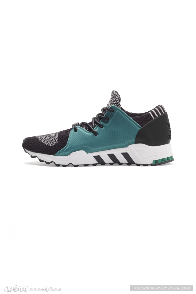 ADIDAS休闲运动鞋宣传广告
