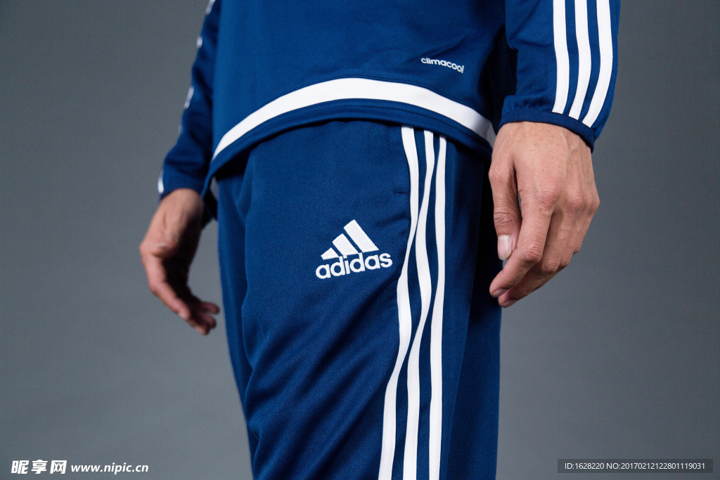 ADIDAS休闲运动服宣传广告