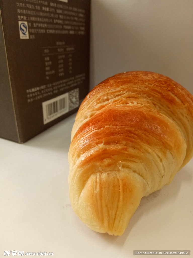 金黄牛角包