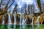 山水瀑布