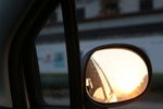 后视镜里的夕阳
