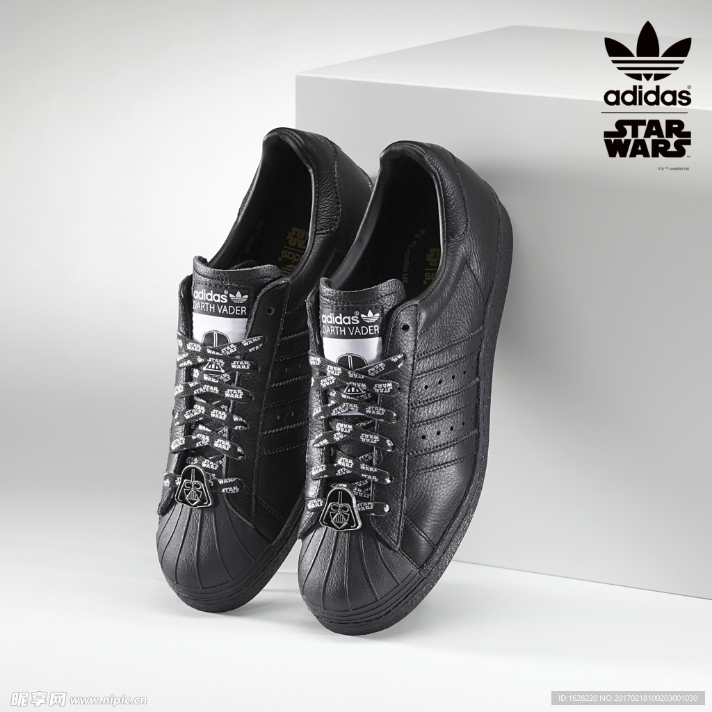 ADIDAS休闲运动鞋宣传广告