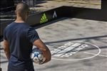 ADIDAS欧冠比赛用球广告