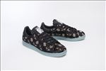 ADIDAS休闲运动鞋宣传广告