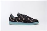ADIDAS休闲运动鞋宣传广告
