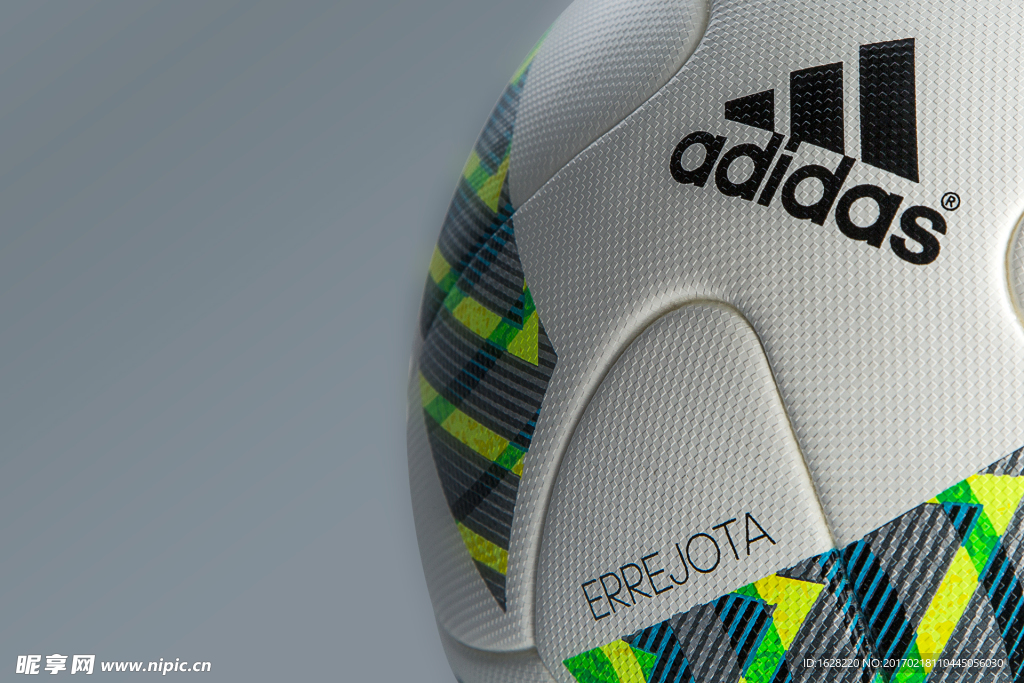 ADIDAS奥运会比赛用球广告