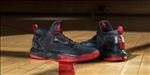 ADIDAS休闲运动鞋宣传广告