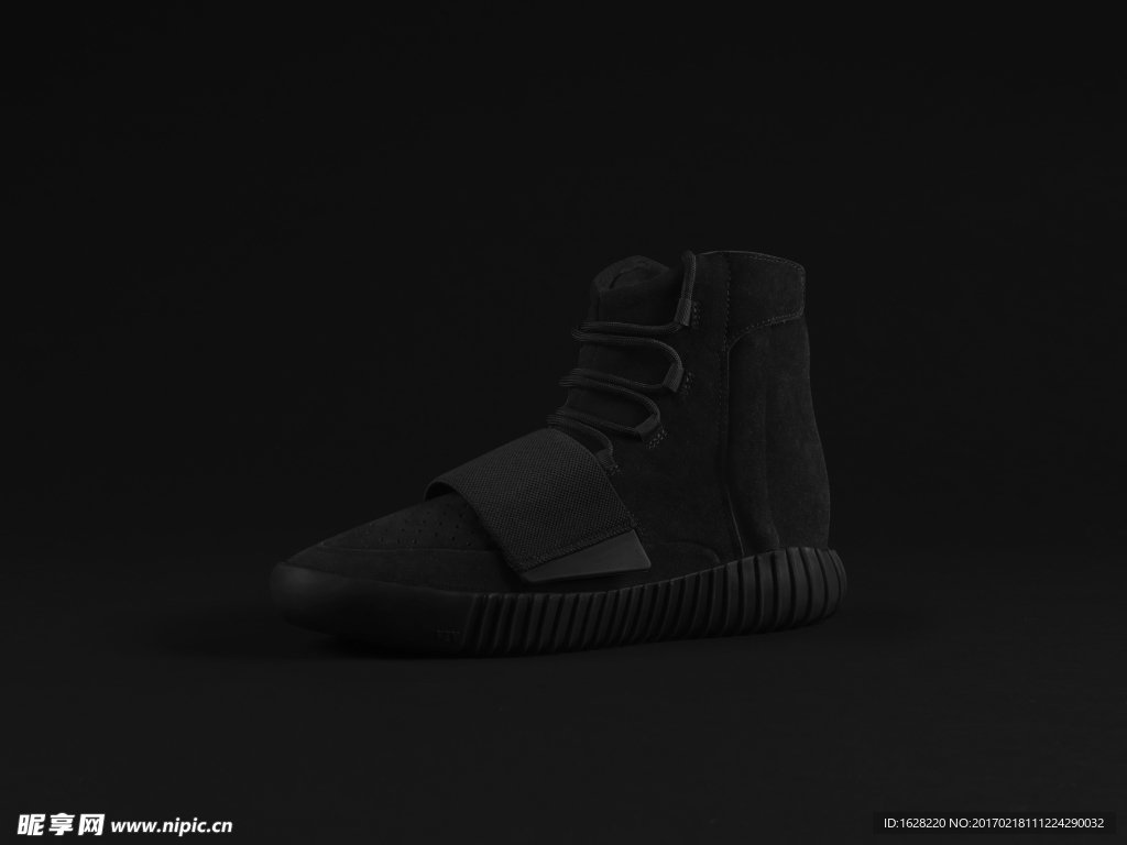 ADIDAS休闲运动鞋宣传广告