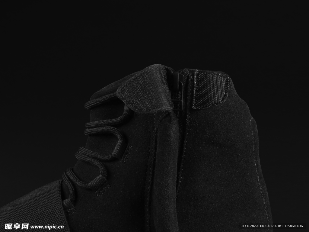 ADIDAS休闲运动鞋宣传广告