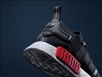 ADIDAS休闲运动鞋宣传广告